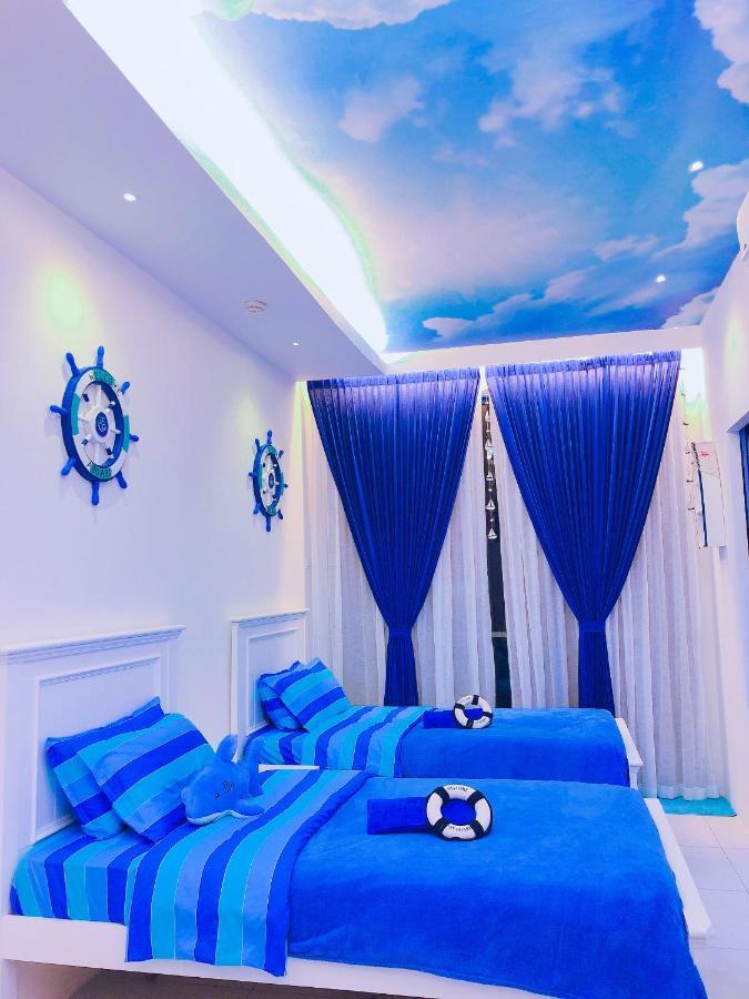Cat City Mediterranean Theme City&Pool View Homestay 貓城地中海主題城市泳池風景民宿 Kuching Bagian luar foto